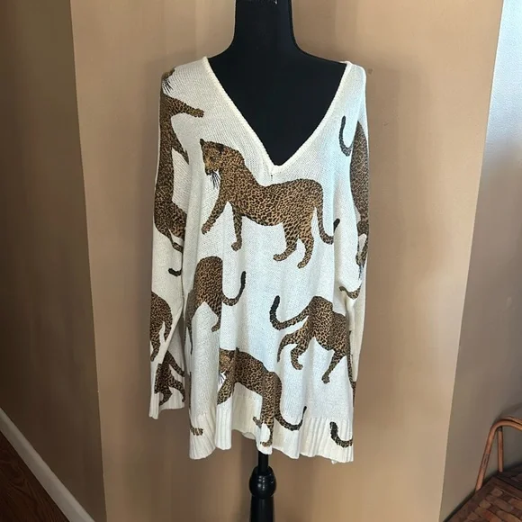 SHOW ME YOUR MUMU Oversized Hug Me Sweater Tossed Leopard Loose Knit V Neck L - Picture 2 of 10
